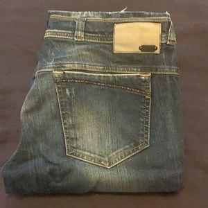 Diesel Women’s Jeans size 30. Soozy style with stretch. Worn twice